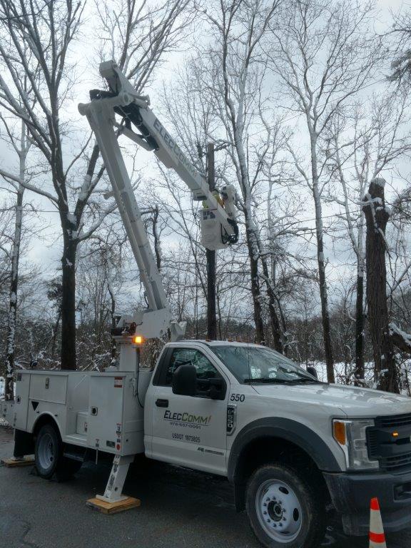 ElecComm - Digger Derrick Dielectric Testing Boston, MA